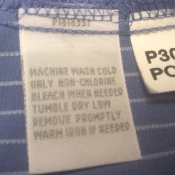 Foxcroft - Woman’s tailored pinstripes shirt, Size: 4P - Picture 9 of 9